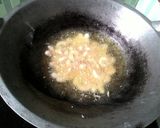 Foto langkah ke 3 dari resep Mete gorenk bawang.