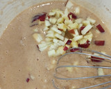 Foto del paso 2 de la receta: Bizcocho húmedo con confitura de nísperos y manzana 🍎