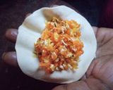 चीझी व्हेज मोमोज (cheese veg momos recipe in marathi) रेसिपी स्टेप 3 फोटो
