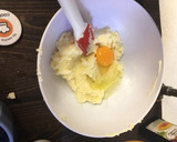 Foto del paso 5 de la receta: Torta invertida de manzana y duraznos en almíbar