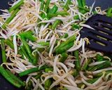 Foto langkah ke 5 dari resep Kacang panjang tumis puyuh taoge tahu crispy.