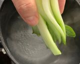 A picture of step 1 of Pakchoi with oyster sauce 🥬.
