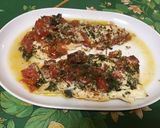 Une image de l'étape 7 de Filets de loup de mer aux tomates, fanes de radis et parmesan.