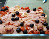Foto del paso 6 de la receta: Pechugas de pavo con tomate, beicon y aceitunas