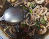 Foto langkah ke 5 dari resep Tumis cumi hitam simple.