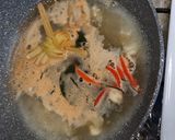 Foto langkah ke 2 dari resep Sup tomyam.