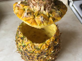 Postre de piña rellena