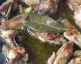 Foto del paso 2 de la receta: Alitas cerveceras al ajillo