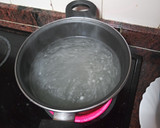 Foto del paso 1 de la receta: Arroz amarillo con calamares