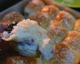 Foto langkah ke 6 dari resep Roti Sobek Ekonomis & Lembut, satu telur.