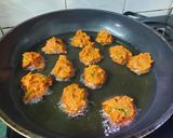 A picture of step 2 of Chinese Chicken Pakora.