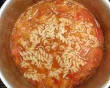 รูปขั้นตอนการทำที่ 2 ของ Tomato Fusilli Pasta Soup