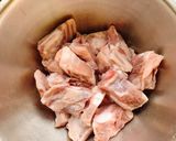 A picture of step 1 of Pork Rib and Vegetable Soup.