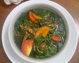 Foto langkah ke 3 dari resep Sayur Bening Bayam Tomat.