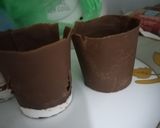 A picture of step 2 of Easy chocolate cups.