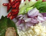 Foto langkah ke 3 dari resep Tumis cumi asin 🐙.