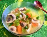 Hình bước làm 3 của món 🌱 Canh Nấm Mỡ Cà Rốt & Lá Súp Lơ Trắng