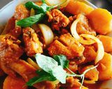 Hình bước làm 2 của món Cánh gà nấu cari