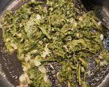 Foto del passaggio 1 della ricetta Risotto con gli urticions (bruscandoli)