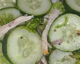 Gambar langkah 2 resipi Salad Timun, Ayam dan Cuka.