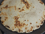 મલ્ટી ગ્રેઈન ભાખરી પિઝા (multi grain bhakhri pizza recipe in Gujarati)