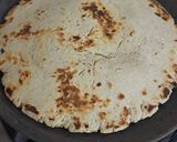 મલ્ટી ગ્રેઈન ભાખરી પિઝા (multi grain bhakhri pizza recipe in Gujarati) રેસીપી સ્ટેપ2ફોટો