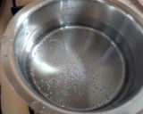 A picture of step 2 of Suji halwa.