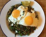 A picture of step 11 of Thai basil and chilli minced beef with an egg (Phat Kaphrao).