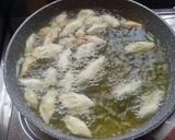 Foto langkah ke 3 dari resep Cemilan dari kulit lumpia dan chocolatos.