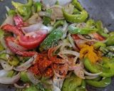 शिमला मिर्च प्याज की सब्जी रेसिपी चरण 4 फोटो