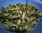 Foto langkah ke 1 dari resep Gulai Daun Singkong.