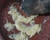 Foto langkah ke 2 dari resep 7. Cireng bumbu rujak.