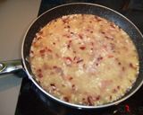 Foto del paso 3 de la receta Risotto de bacon, cebolla morada y tomatitos baby en rama