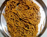 A picture of step 4 of Omapodi Murukku.