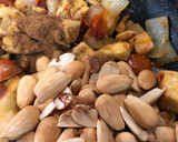Foto del paso 7 de la receta: Pollo a la miel con almendras