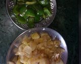 A picture of step 1 of Jhatpat onion capsicum sabji.