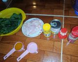 Foto del paso 1 de la receta: Ensalada de espinacas con tocino