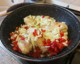 Foto del paso 3 de la receta: Jamoncitos de pollo con tomate caramelizadas