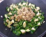 Foto del paso 4 de la receta: Berenjenas rellenas de verduras y atún