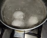 A picture of step 2 of Egg in Potato Nest 😋.