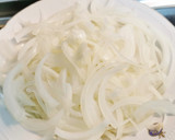 Foto del paso 1 de la receta: Coca de Cebolla caramelizada, Bacon y Papada ibérica