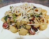 Foto del paso 7 de la receta: Coditos con salchichas y brócoli