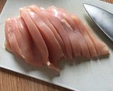 รูปขั้นตอนการทำที่ 1 ของ ลูกชิ้นอกไก่กระเทียมพริกไทยดำ (โฮมเมด)
