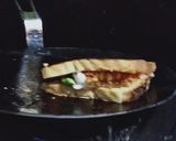 A picture of step 6 of Sabudana Tikki Chilli Sandwich.