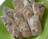 Foto langkah ke 4 dari resep Kukusan Serba Tahu Putih.