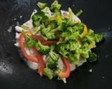 Foto langkah ke 4 dari resep Ayam Brokoli saus Wijen.