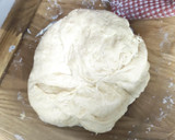Foto del paso 1 de la receta: Bollitos preñados de chorizo y queso