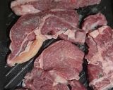 Foto del paso 7 de la receta: Lomo al verdeo y fideos, cebolla morada y tomate