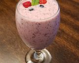 A picture of step 2 of Berry Banana Smoothie.