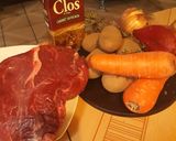 Foto del paso 1 de la receta: Carne de res al vino tinto con papas palidas